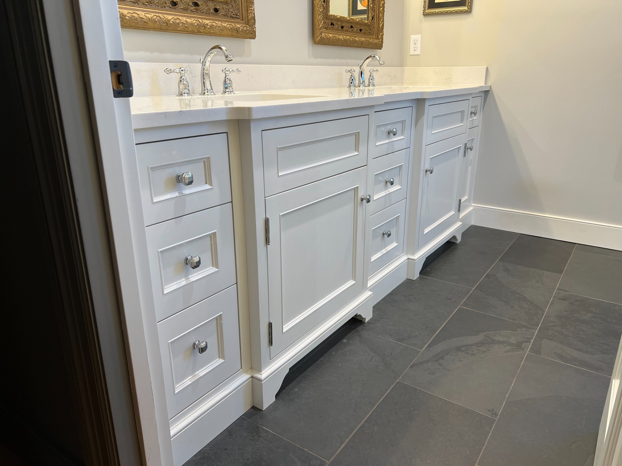 Master Vanity